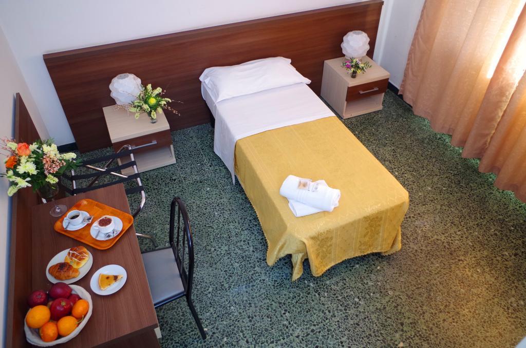 Hotel Centrale Milan Room photo