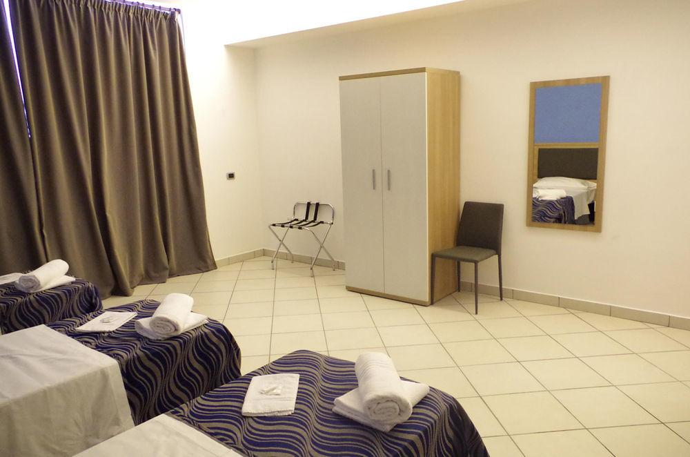 Hotel Centrale Milan Exterior photo